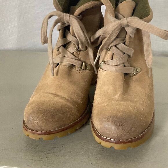 UGG Calynda Tan Suede Leather Heeled Booties Lace Up Sz 8 Shearling Lined Fall - Picture 10 of 11